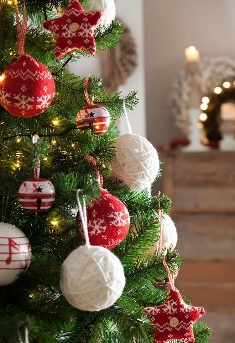 Knitted Red and White Ornaments with Snowflake Motifs Knitted Red and White Ornaments with Snowflake Motifs — Red and White Christmas Tree
