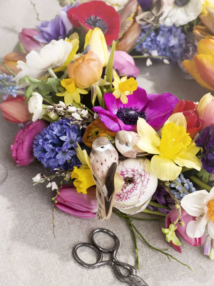 Vibrant Spring Floral Wreath with Decorative Birds Vibrant Spring Floral Wreath with Decorative Birds — Ornament Wreath