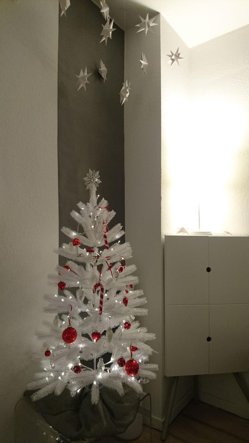 Modern Minimalist White Tree with Candy Cane Accents — Candy Cane Christmas Tree