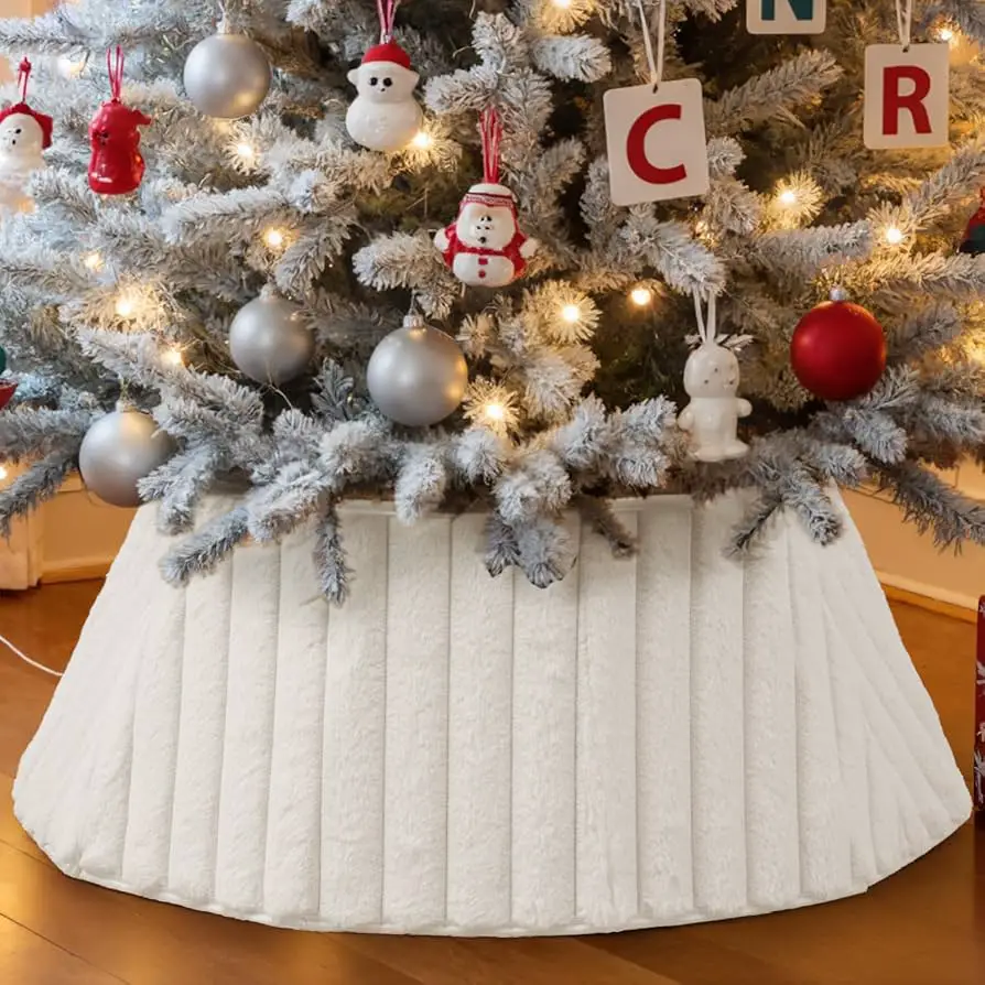 Flocked Christmas Tree with a Quilted Tree Skirt Flocked Christmas Tree with a Quilted Tree Skirt — Rustic Christmas Tree