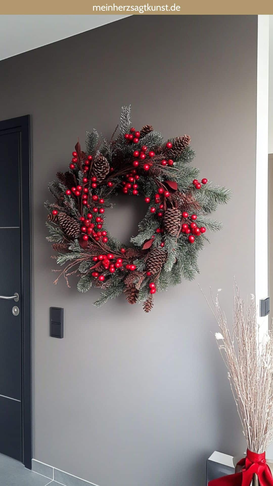 Wall Hanging Visual Idea — Christmas Entryway Decor
