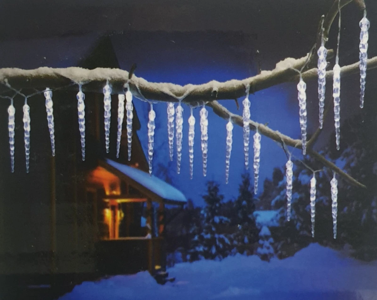 Enchanting Branch Decor with Rustic Cabin Ambiance Enchanting Branch Decor with Rustic Cabin Ambiance — Icicle Christmas Lights