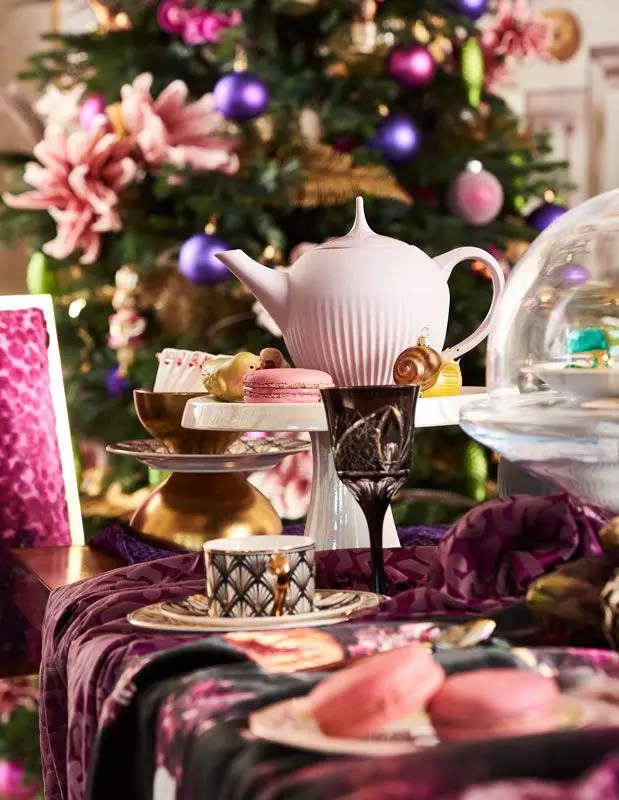 Glamorous Christmas Vignette with Pink Teapot and Gold Accents — Christmas Table Setting