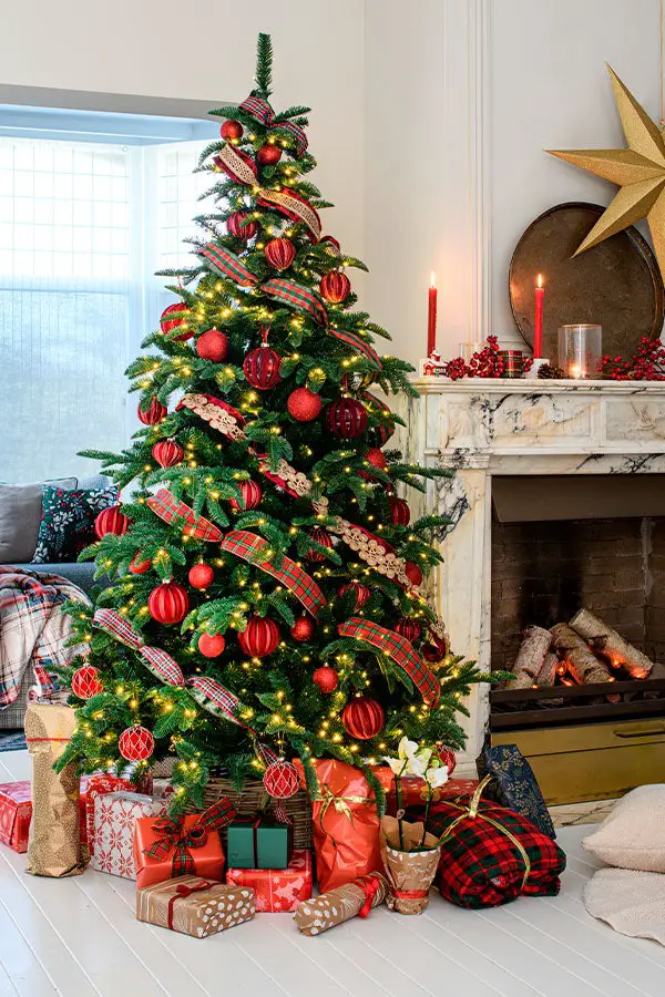 Traditional Tree with Plaid Ribbon and Cozy Fireplace — Traditional Christmas Decor