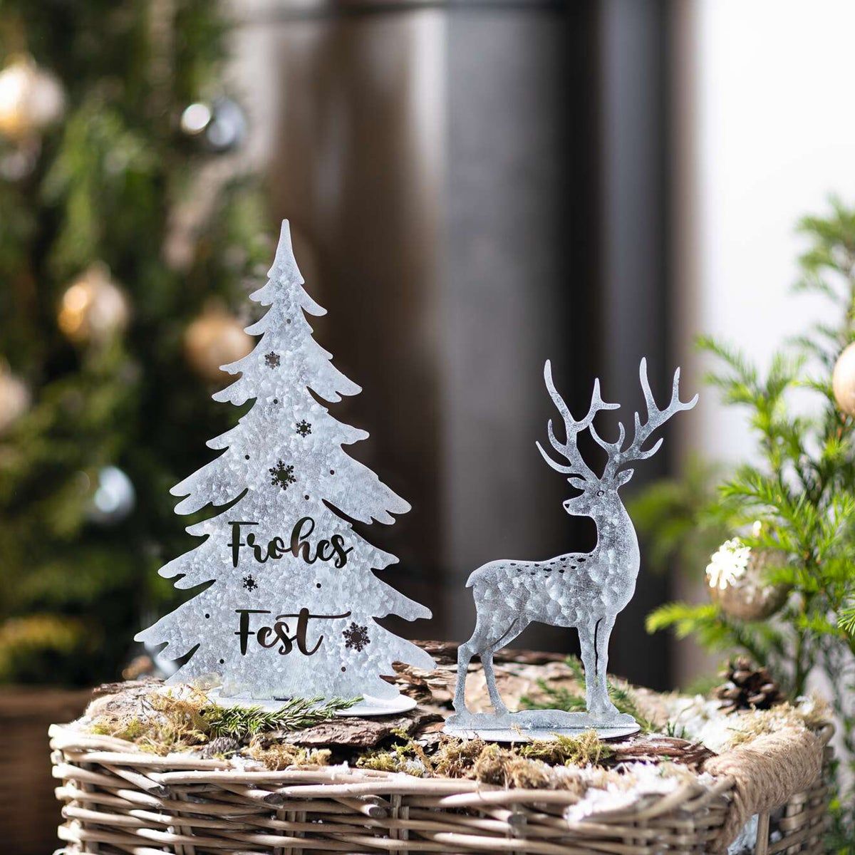 Rustic Metal Christmas Tree and Reindeer Vignette Rustic Metal Christmas Tree and Reindeer Vignette — Christmas Party Decor