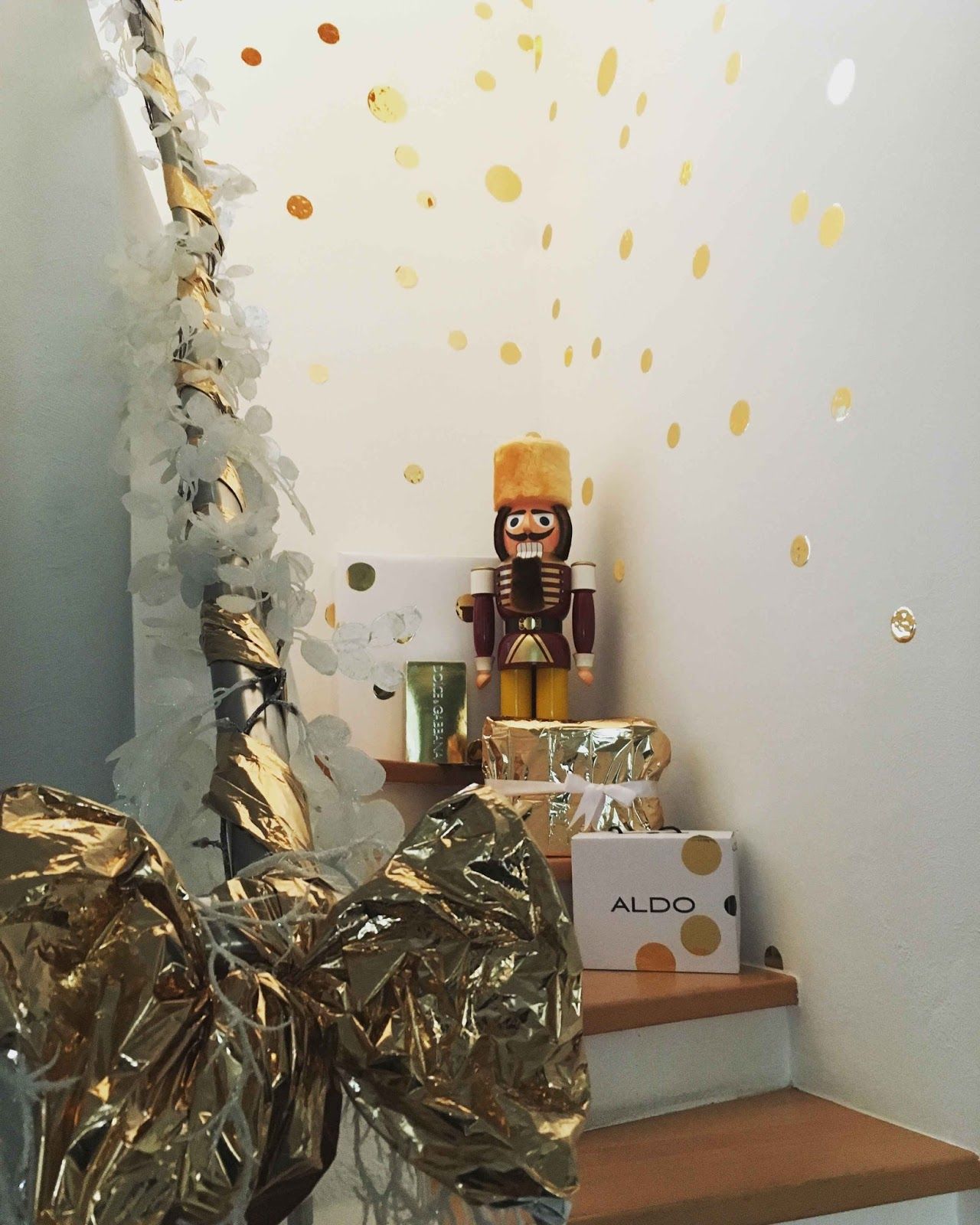Gold and White Garland with Nutcracker and Gift Boxes — Christmas Staircase Decor