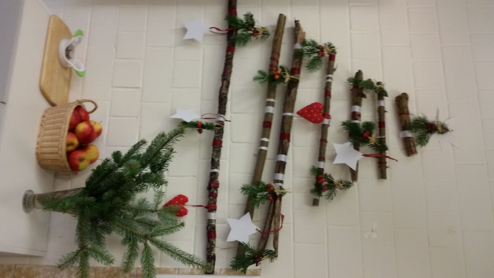 Rustic Wall-Mounted Branch Christmas Tree Rustic Wall-Mounted Branch Christmas Tree — Christmas Classroom Decor