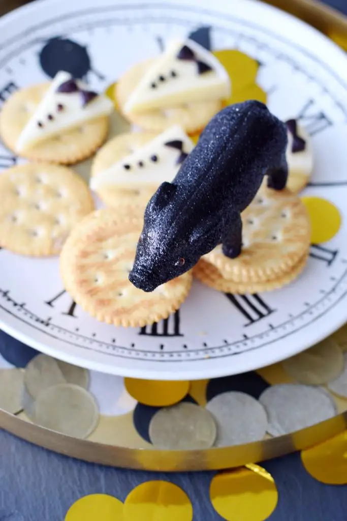 Whimsical New Year's Eve Snacks with a Glitter Pig — New Years Eve Dessert Table