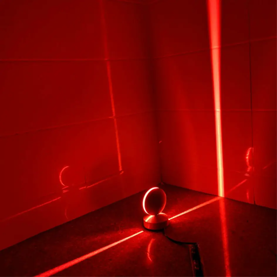 Minimalist Doorway with Dramatic Red LED Spotlight Minimalist Doorway with Dramatic Red LED Spotlight — Christmas Door Frame Lights