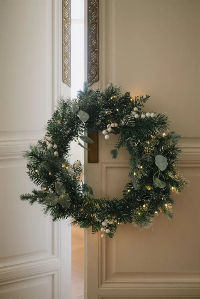 Classic Visual Idea — Christmas Entryway Decor