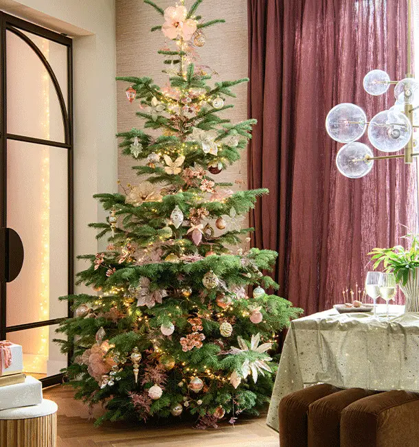 Glamorous Pink and Gold Tree Centerpiece — Christmas Tree Trends
