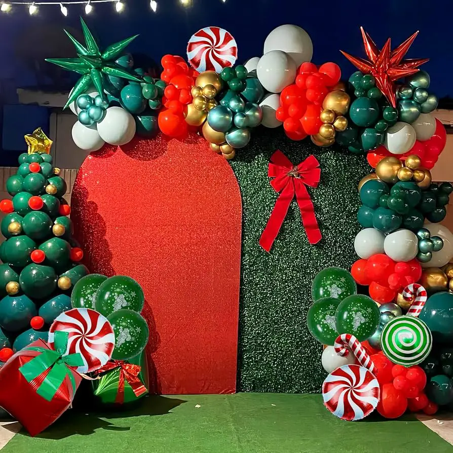 Outdoor Event Space with Festive Balloon Garland and Balloon Christmas Tree — Christmas Balloon Garland
