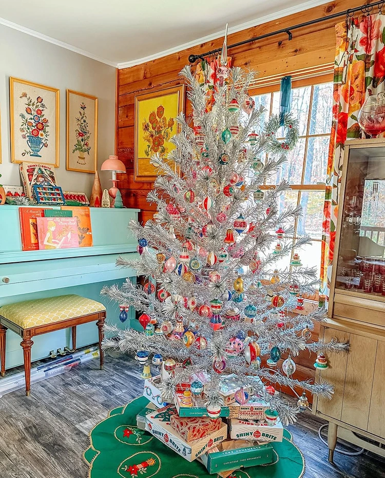 Silver Tinsel Christmas Tree with Colorful Retro Ornaments — Vintage Christmas Decor