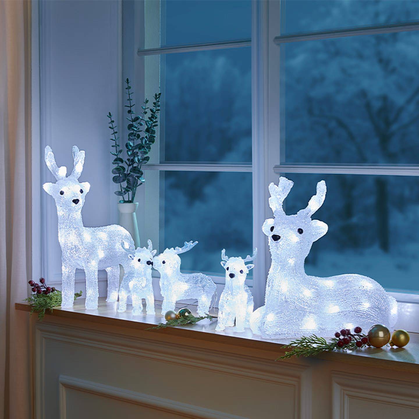 Windowsill Display Backdrop with Light-Up Reindeer — Christmas Party Backdrop