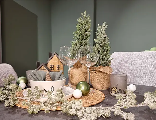 Modern Rustic Table with Miniature Trees and Houses Modern Rustic Table with Miniature Trees and Houses — Elegant Christmas Table Setting