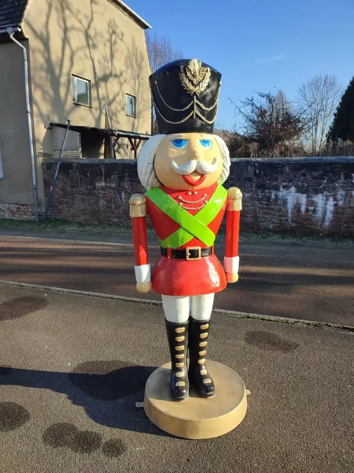 Oversized Traditional Nutcracker Figure Outdoors — Nutcracker Display