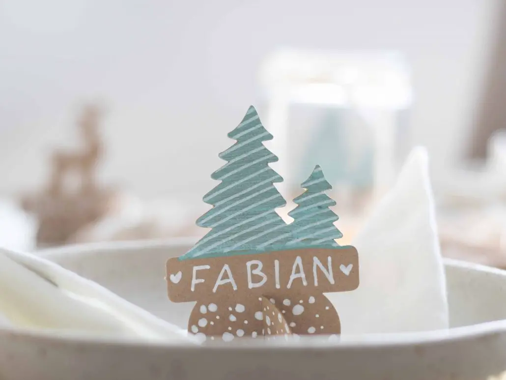 Whimsical Teal Christmas Tree Shaped Place Card — Christmas Place Cards