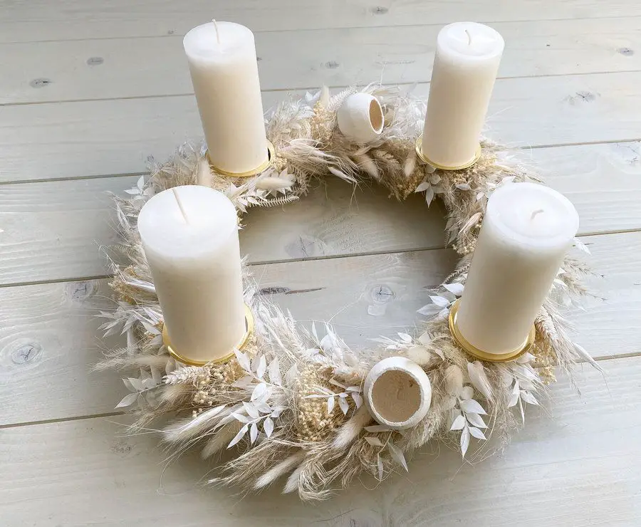 Boho Dried Floral Wreath with Cream Candles Boho Dried Floral Wreath with Cream Candles — DIY Christmas Wreath