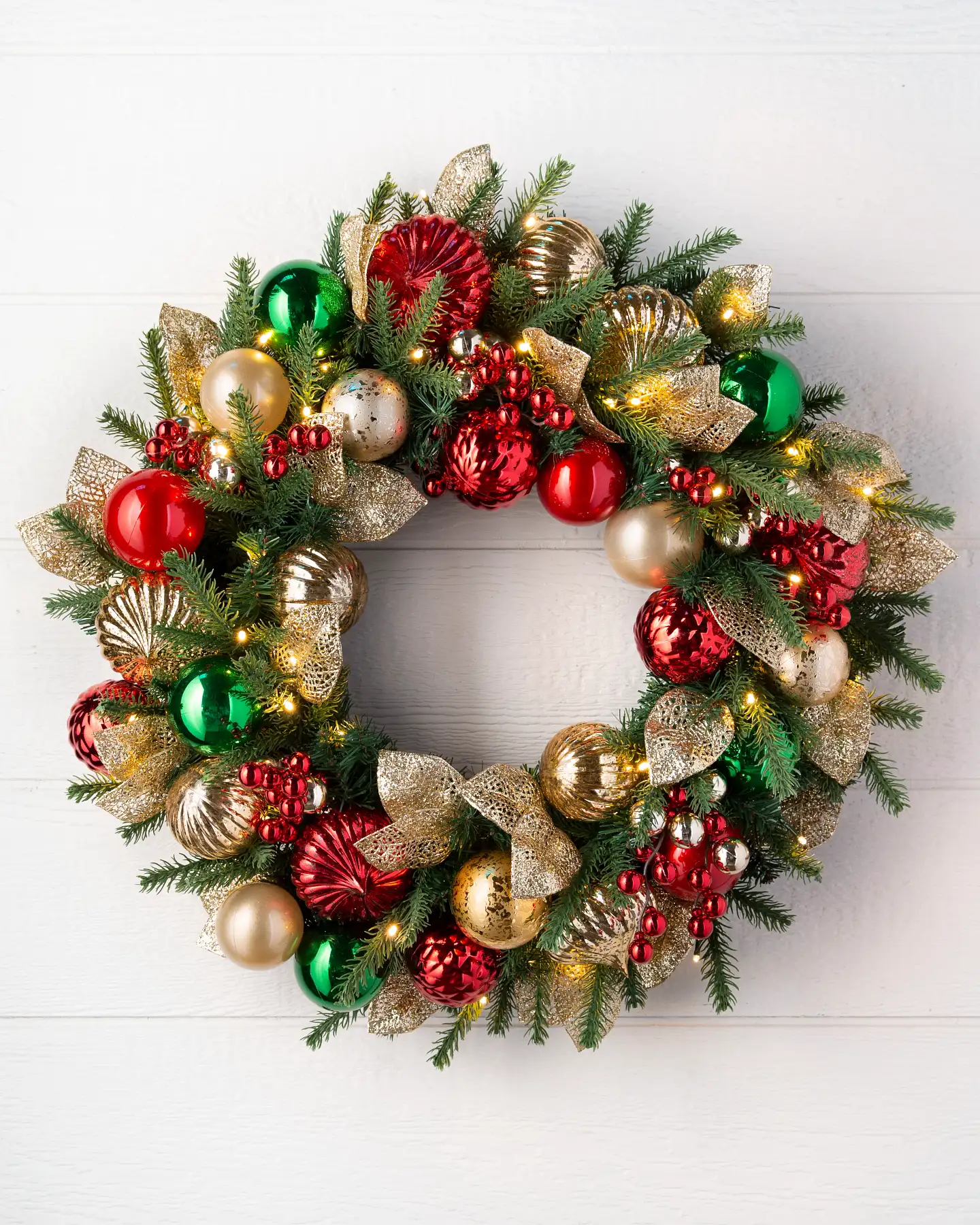Traditional Christmas Wreath with Red and Gold Baubles and Lights Traditional Christmas Wreath with Red and Gold Baubles and Lights — Red and Gold Christmas Decor