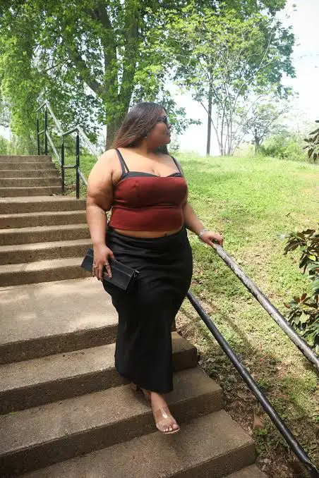 Sweetheart Neckline Top for Date Night Sweetheart Neckline Top for Date Night — Plus Size Outfits 2027