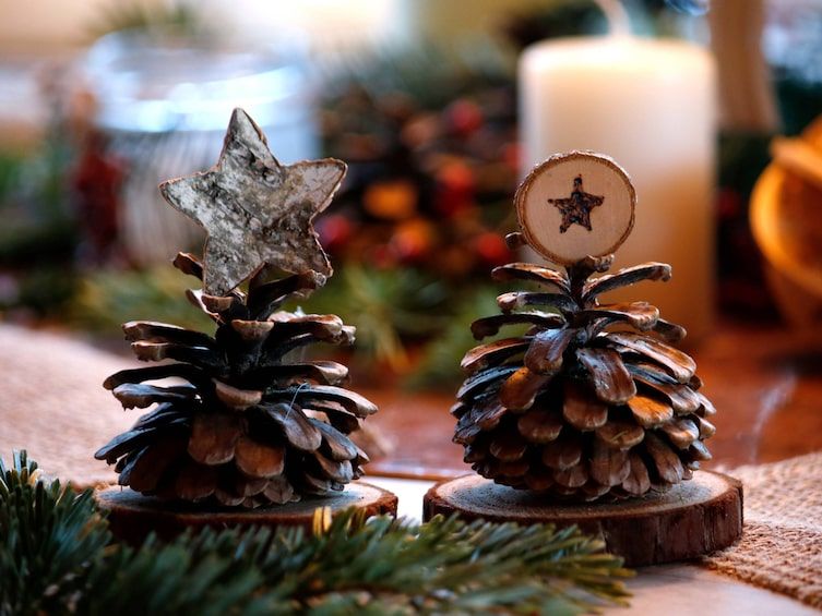 Feierliche Tischdeko für Weihnachten selber machen - Servus