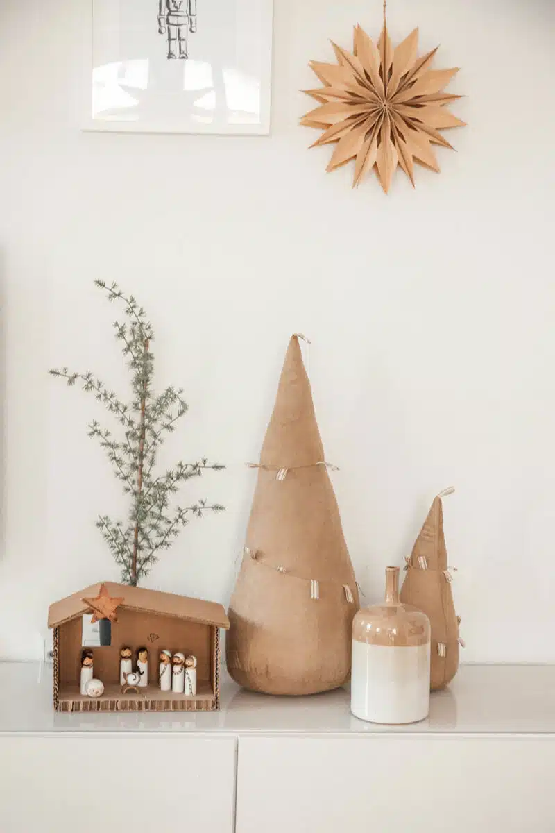 Minimalist Shelf with Kraft Paper Nativity Scene Minimalist Shelf with Kraft Paper Nativity Scene — Christmas Shelf Decor
