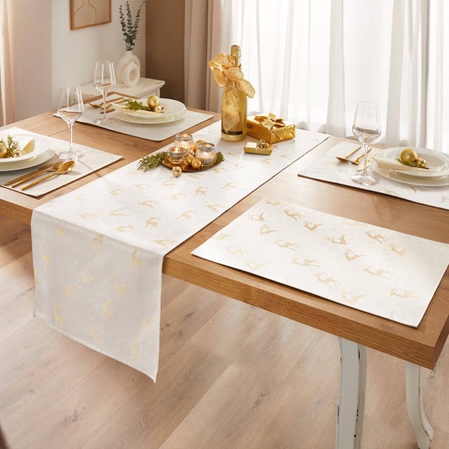 Elegant Table for Two with Reindeer Runner Elegant Table for Two with Reindeer Runner — Elegant Christmas Table Setting