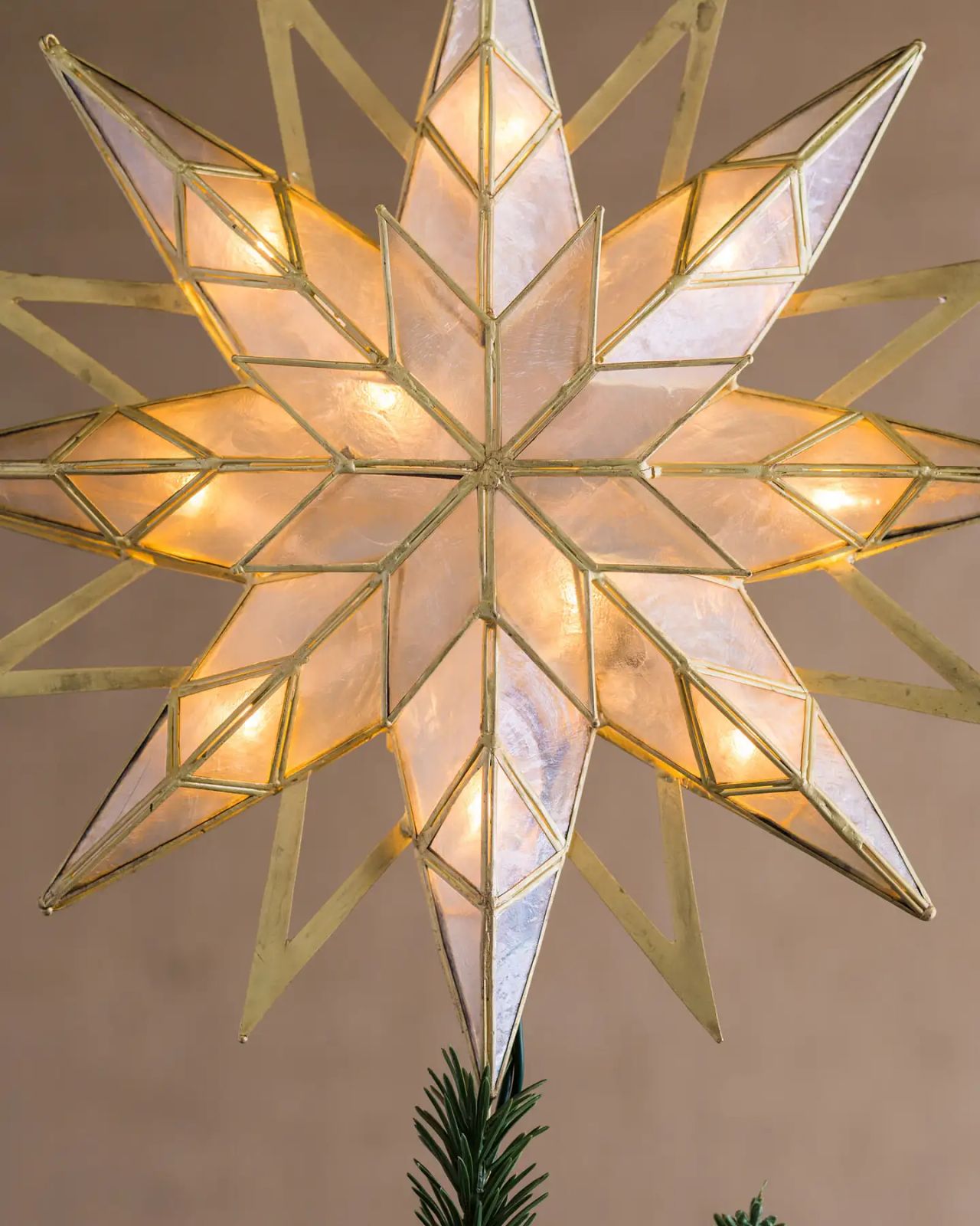 Illuminated Glass Starburst Topper for a Glamorous Glow Illuminated Glass Starburst Topper for a Glamorous Glow — Christmas Tree Topper