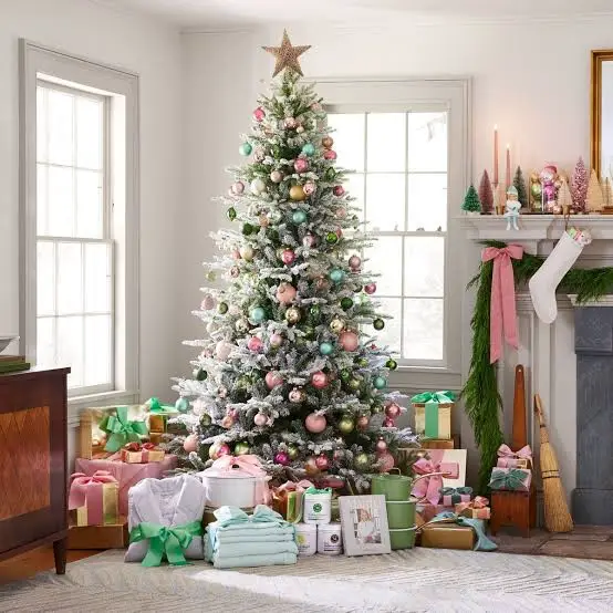 Festive Visual Idea — Elegant Christmas Tree