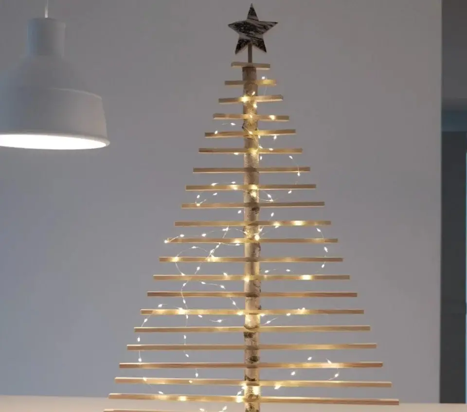 Light Wood Plank Christmas Tree with Star Topper — Minimalist Christmas Tree