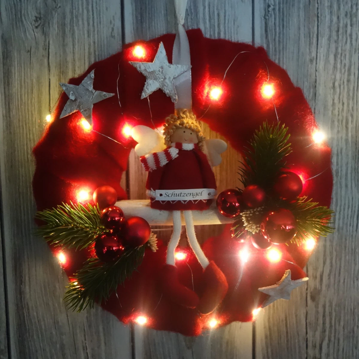 Felt Christmas Wreath with Angel and Fairy Lights Felt Christmas Wreath with Angel and Fairy Lights — Christmas Door Frame Lights