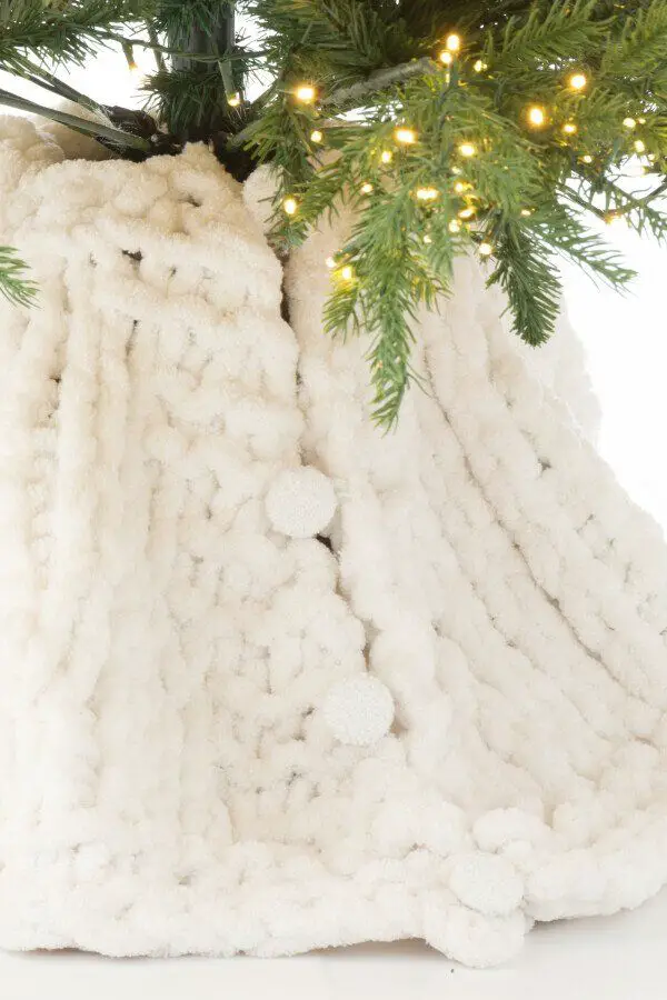 Chunky Knit Cream Skirt with Faux Fur Pom-Poms Chunky Knit Cream Skirt with Faux Fur Pom-Poms — Christmas Tree Skirt