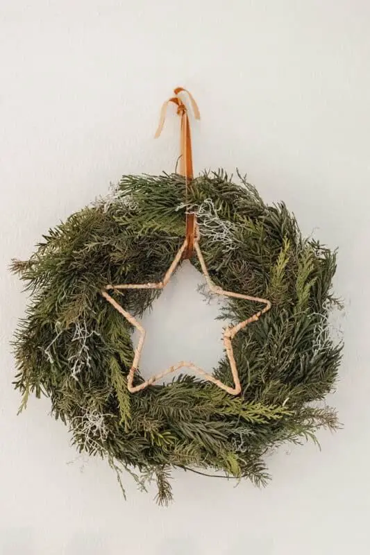 Natural Evergreen Wreath with Rustic Wooden Star Natural Evergreen Wreath with Rustic Wooden Star — DIY Christmas Wreath