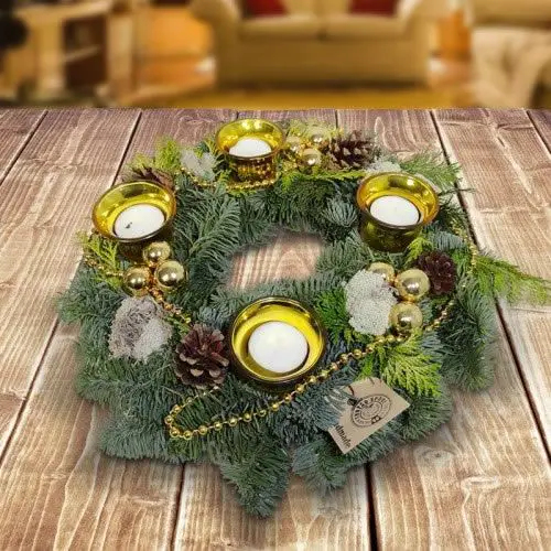 Elegant Evergreen Wreath with Gold Candle Holders Elegant Evergreen Wreath with Gold Candle Holders — Advent Wreath