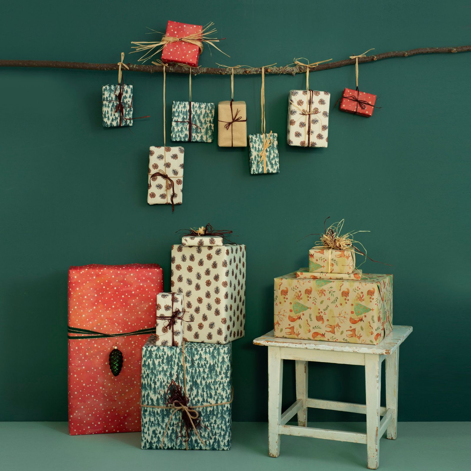 Nachhaltiges Weihnachtsgeschenkpapier aus Graspapier | Waldlichtung Weihnachtsdesign – PÁPYDO