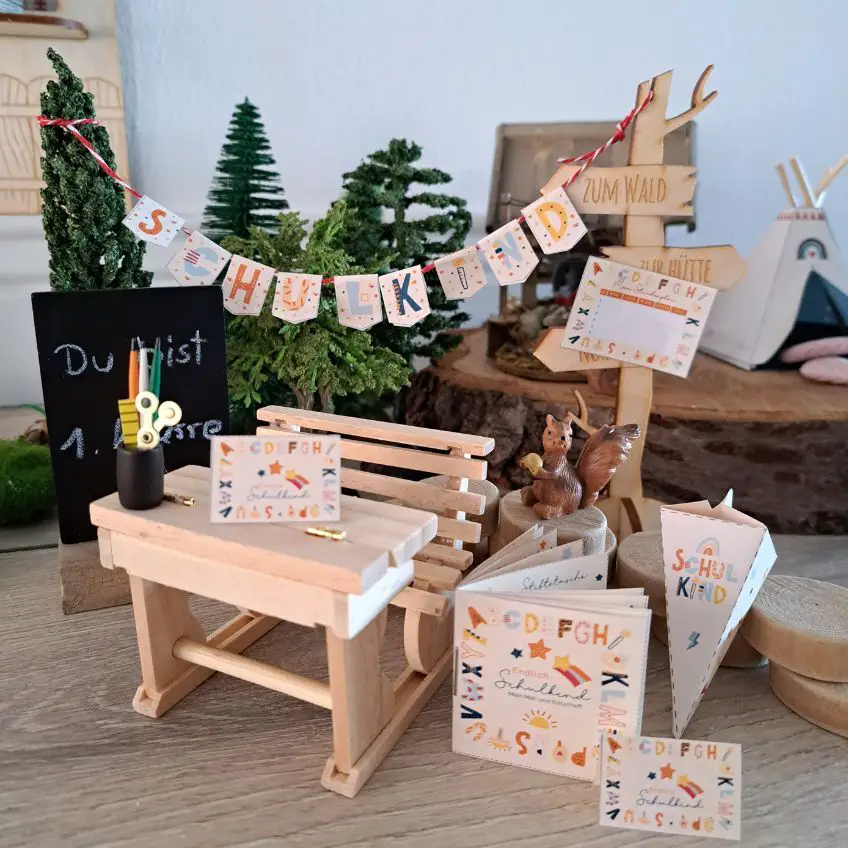 Miniature Classroom Scene with Festive Touches Miniature Classroom Scene with Festive Touches — Christmas Classroom Decor