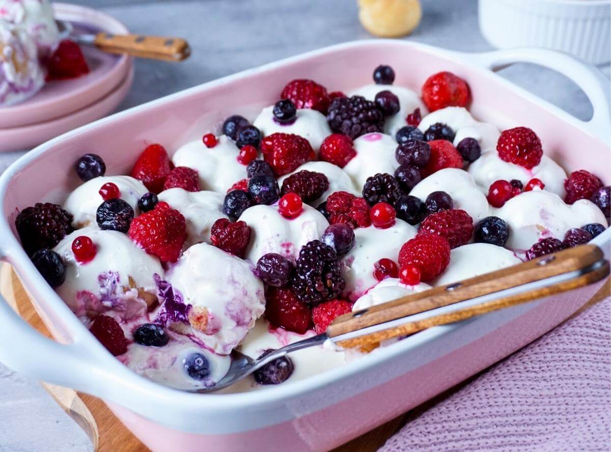 Creamy Berry Dessert in Pink Ceramic Dish — Christmas Dessert Table