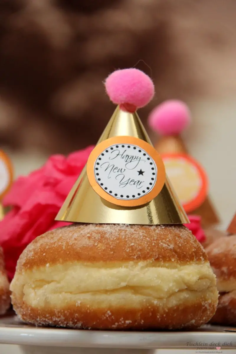 Table Setting Visual Idea — New Years Eve Party for Kids