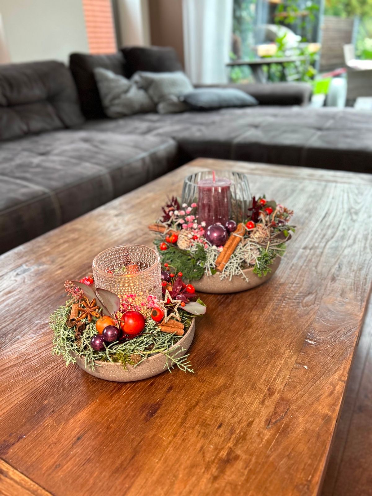 Rustic Advent Arrangements with Moss and Berries Rustic Advent Arrangements with Moss and Berries — Christmas Coffee Table Decor