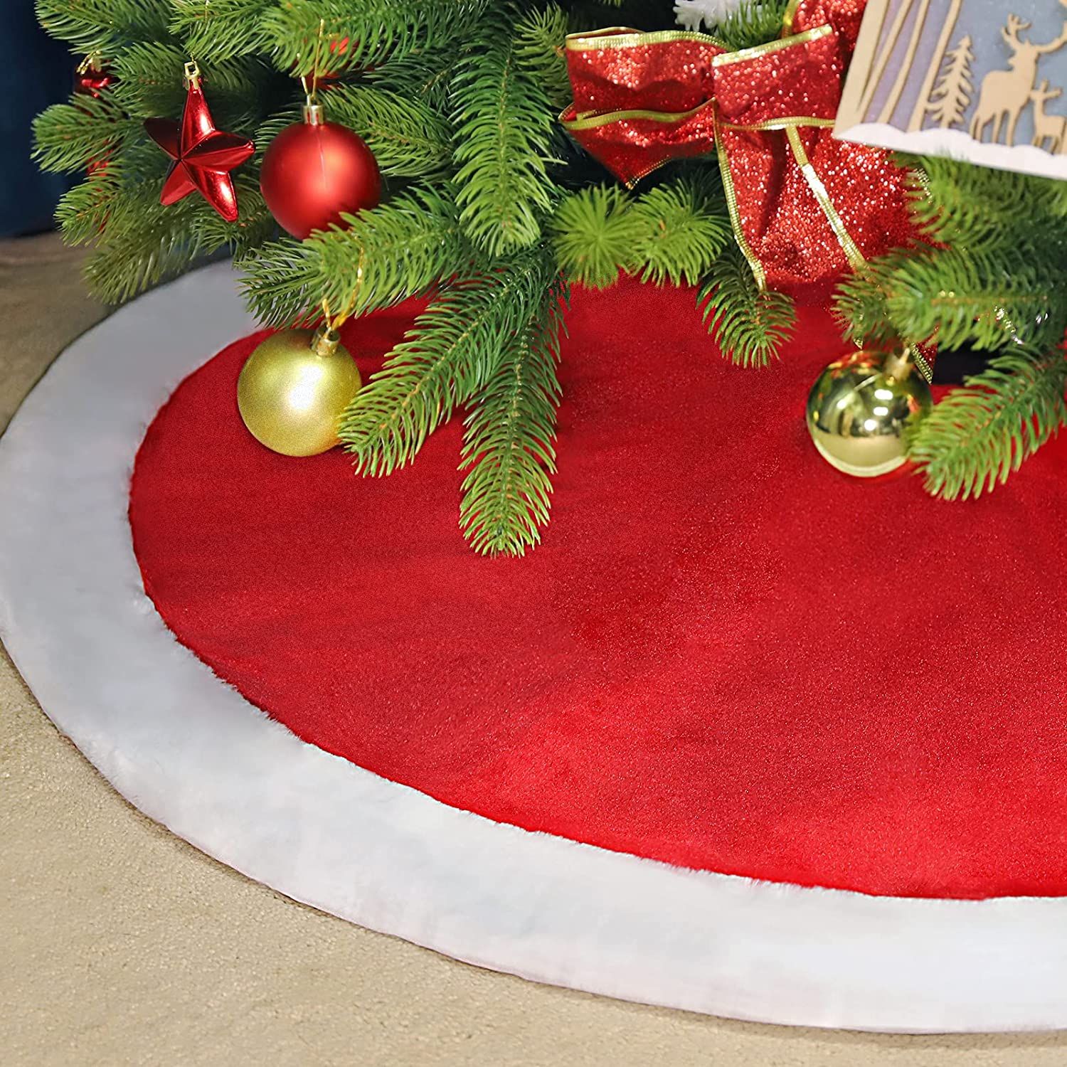 Classic Red Skirt with Plush White Trim Classic Red Skirt with Plush White Trim — Christmas Tree Skirt