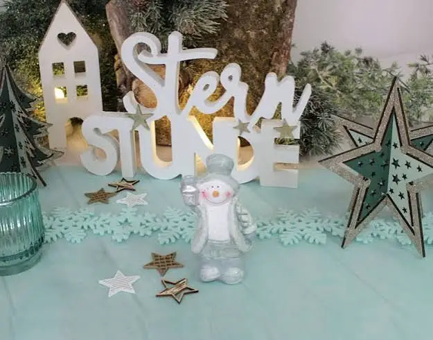 Whimsical Snowman Figure with 'Stern Stunde' Lettering — Winter Decor After Christmas