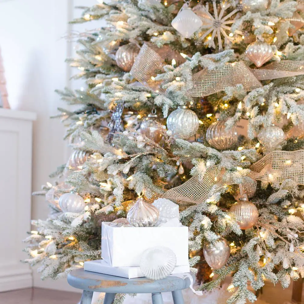 Close-Up Texture of Flocked Branches with Gold and Silver Ornaments Close-Up Texture of Flocked Branches with Gold and Silver Ornaments — Flocked Christmas Tree Decor