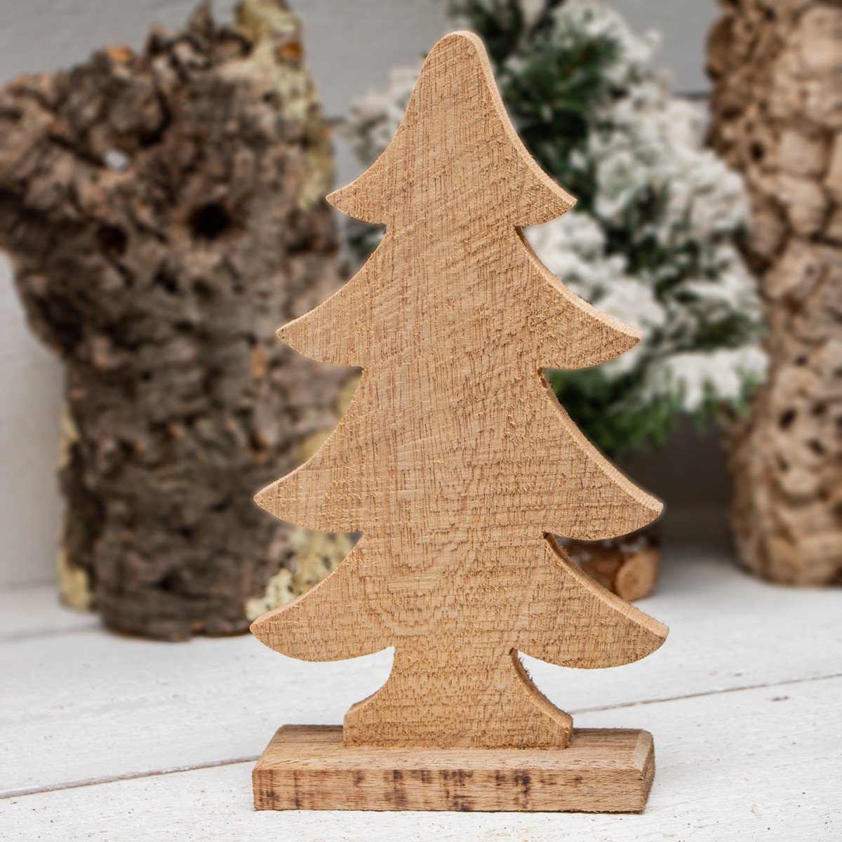 Simple Carved Wooden Christmas Tree Sculpture — Tabletop Christmas Tree Decor