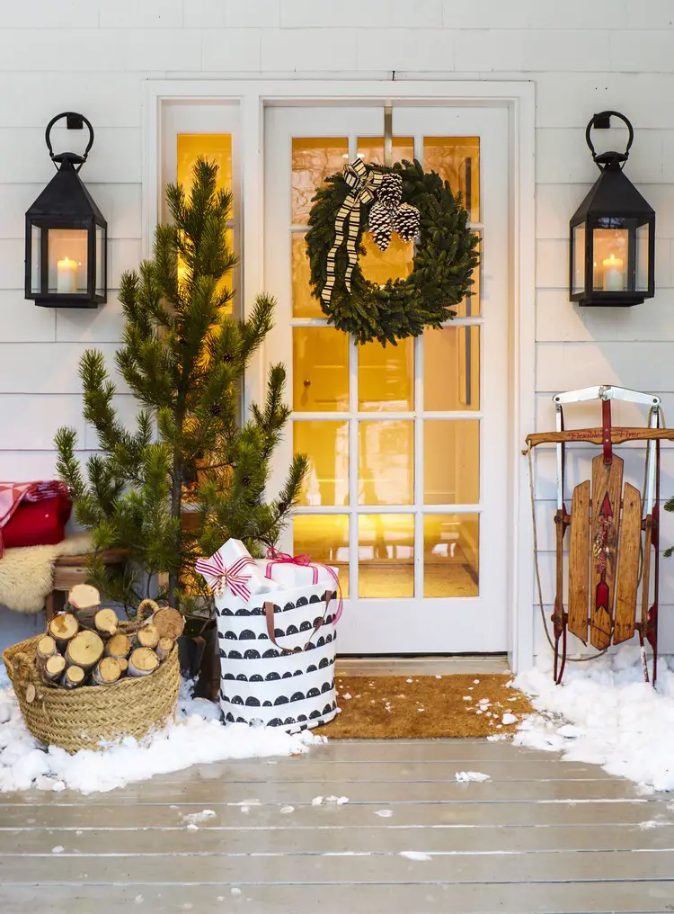 Create a Traditional Porch Scene with a Sled and Wreath Create a Traditional Porch Scene with a Sled and Wreath — Simple Christmas Outdoor Decor