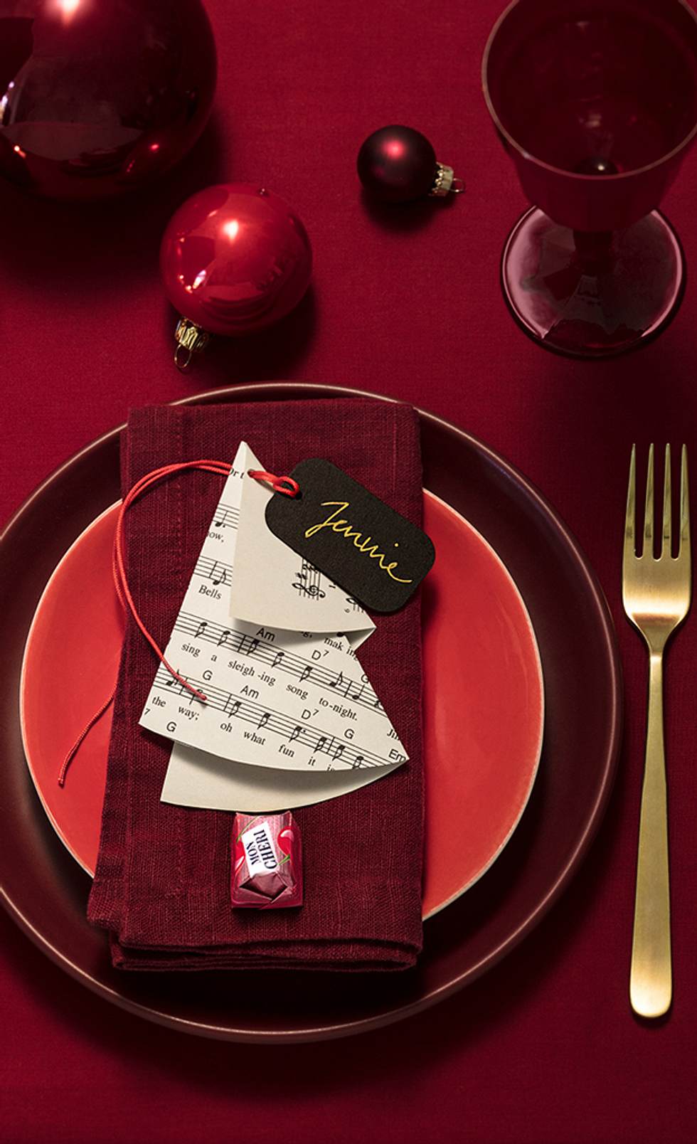 Christmas Tree Shaped Place Card from Sheet Music — Christmas Place Cards