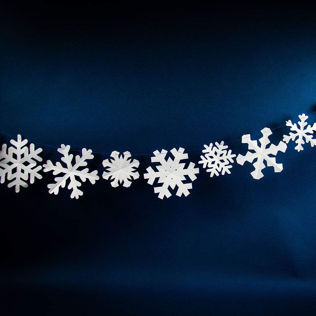 Minimalist Paper Snowflake Garland — Paper Snowflakes