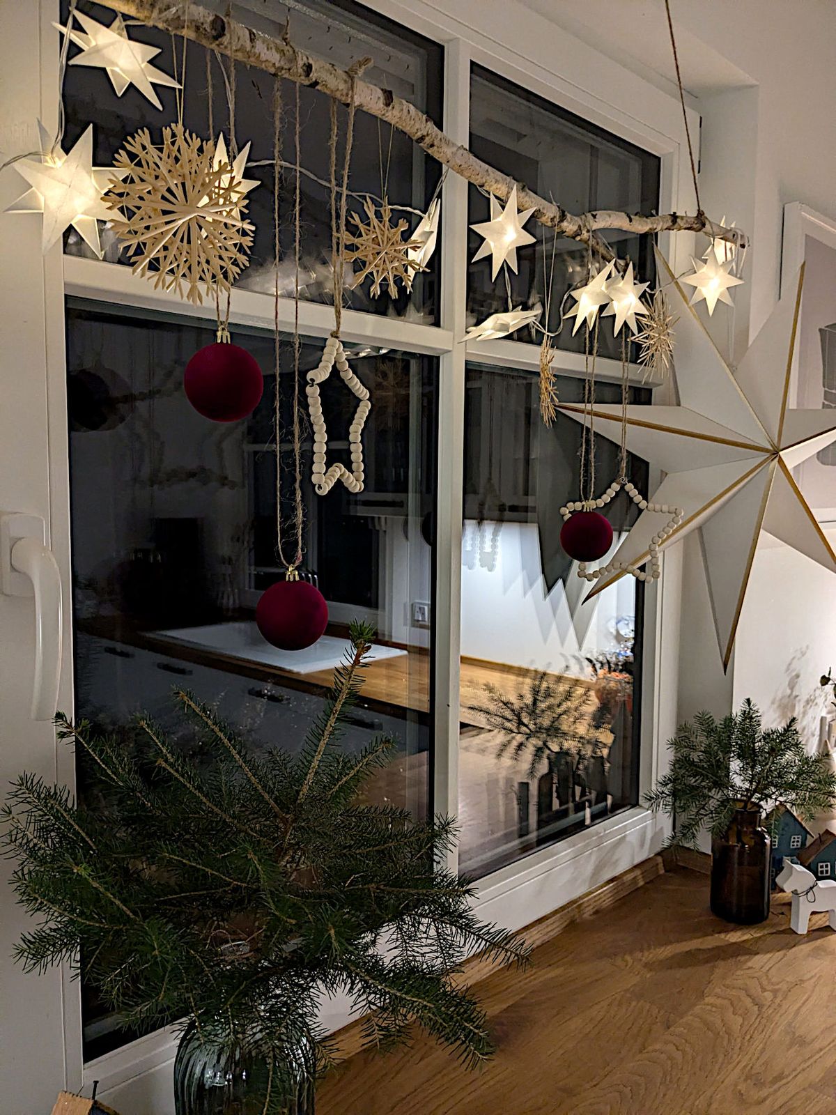 Scandinavian Birch Branch with Star Lights and Ornaments — Christmas Fairy Lights Window