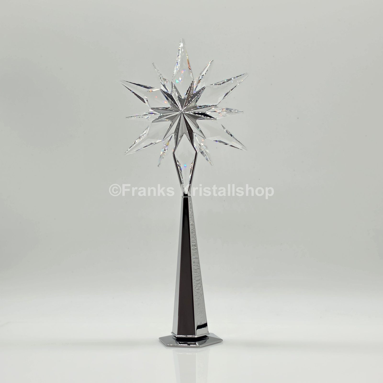 Faceted Crystal Star Topper for Luxurious Appeal Faceted Crystal Star Topper for Luxurious Appeal — Christmas Tree Topper