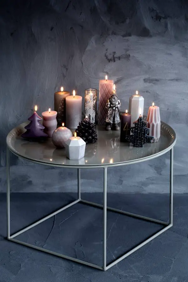 Modern Metallic Tray with Uniquely Shaped Christmas Candles Modern Metallic Tray with Uniquely Shaped Christmas Candles — Christmas Coffee Table Decor