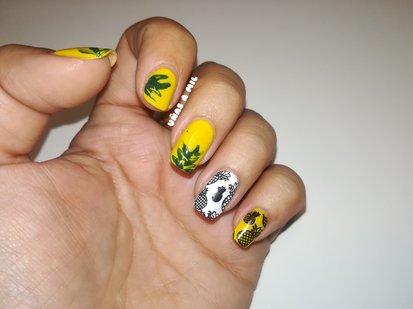 Vibrant Yellow Short Square Pineapple Accent Nails Vibrant Yellow Short Square Pineapple Accent Nails — pineapple nails ideas 2027